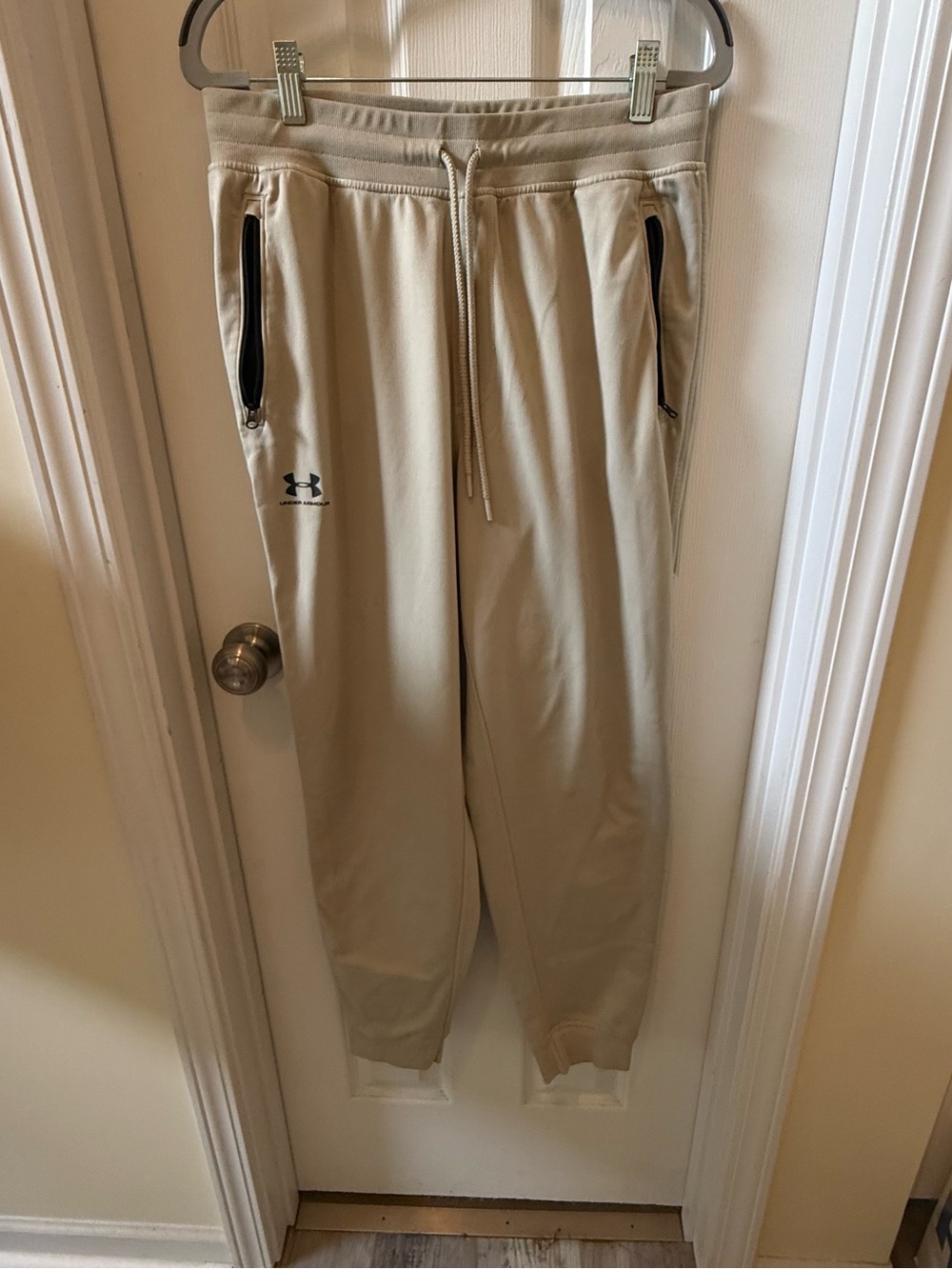 Under Armour Tan Drawstring Jogger Sweatpants